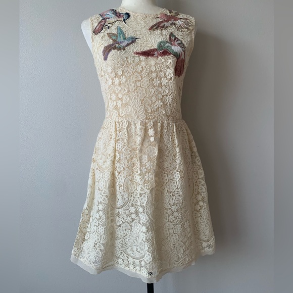 Valentino Red Floral Macrame Embroidered Dress - Picture 5 of 12